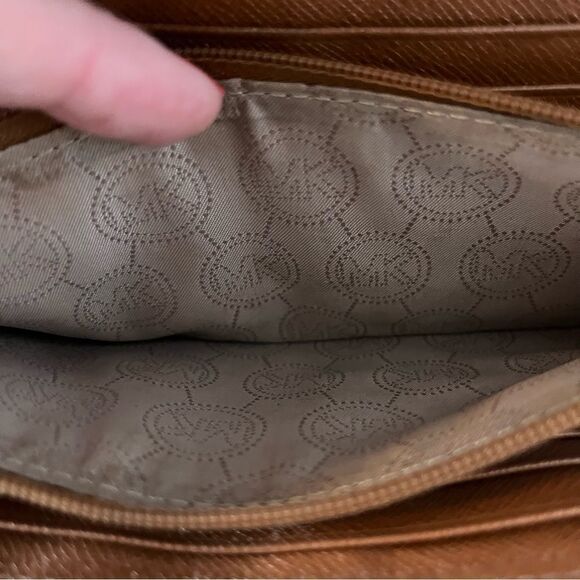 Michael Kors Envelope Crossbody Handbag - Picture 5 of 9